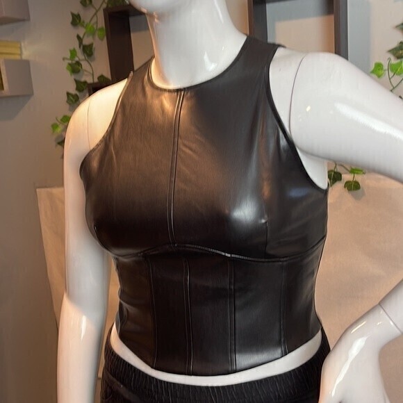 Sleeveless Corset Style Faux Leather Top Black Size M RefM100 - Picture 8 of 10